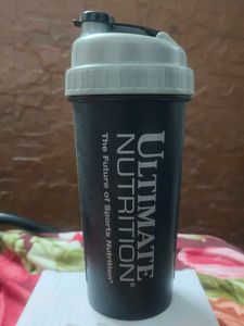 (Price drop) ULTIMATE NUTRITION GYM & SPORTS SHAKE