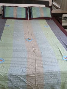 Bedsheet With Pillow Covers