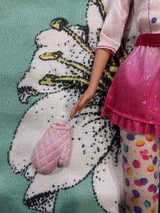 Barbie I can be Sweet Chef Doll (2013)
