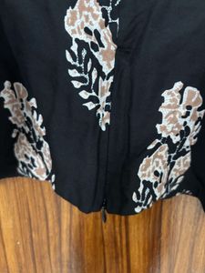 Stylish Black Printed Crop Top