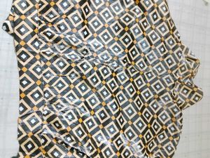 Geometric Print Blouse
