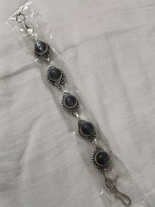 Elegant Silver Stone Bracelet