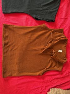 Set of 2 Graphic &amp; Solid Tees