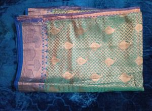 Art silk saree (dual-toned)