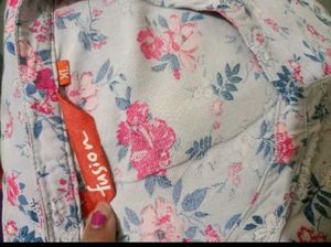 Price drop ethnic flower print suit 🌺🌺