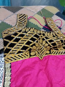 Elegant Pink &amp; Black Embroidered Kurta