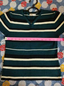 Striped V-Neck Cropped Knit Top