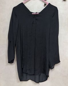 Chic Black V-Neck Top