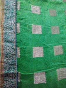 Green &amp; Gold Patterned Saree💚