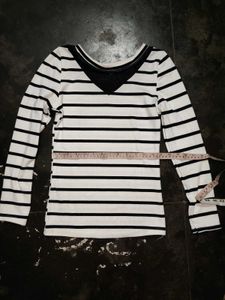 🖤🤍 Stylish Black &amp; White Striped Top