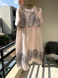 Elegant Beige Kurta with Floral Embroidery