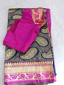 Elegant Navy & Gold Paisley Saree with Blouse