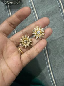 Sparkling Sun Flower Stud Earrings