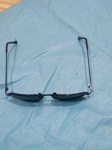 Stylish Black Oval Sunglasses
