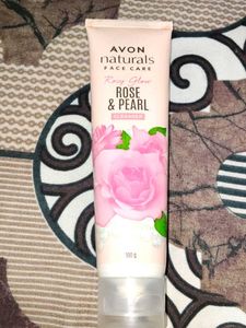 Avon Naturals Rose & Pearl Face Cleanser