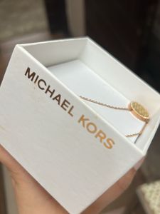 michael kors gold toned necklace