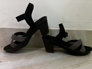 Stylish Black Wedge Sandals