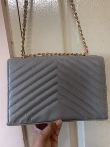 Chic Gray Chevron Chain Bag