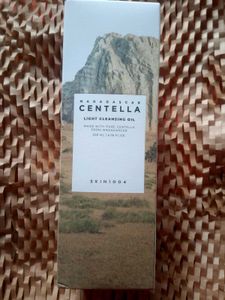 MADAGASCAR CENTELLA LIGHT CLEANSING OIL