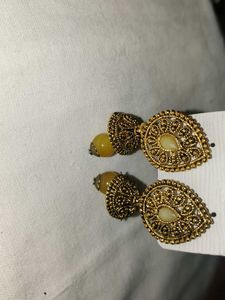 Pearl Jhumka Earrings -Gold Fashion