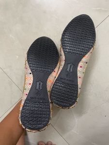 Embellished Juttis