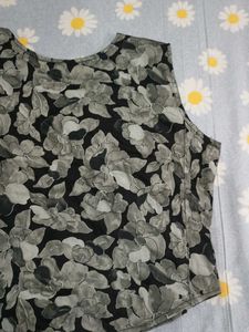 Floral Print Sleeveless Blouse