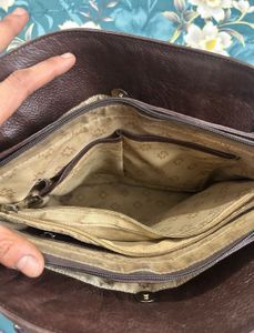 100% ORIGINAL LEATHER Bag by METRO