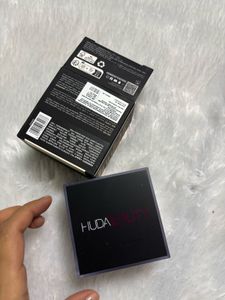 Huda Beauty Easy Bake Loose Baking &amp; Setting Powde