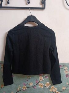 Chic Black Cropped tshirt