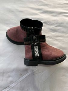 Cute Pink Boots with Zipper