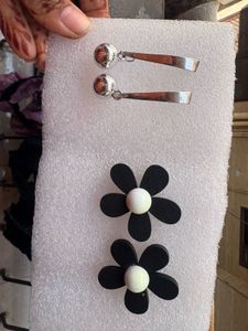 Black Flower Daisy Earrings