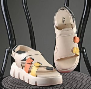 Knoos Sandals