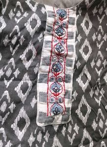 Elegant Ikat Print Kurti