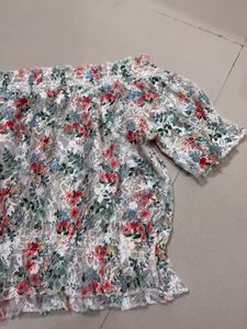 Floral Lace OFF-Shoulder Top