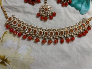 Elegant Indian Jewelry Set with mangtika