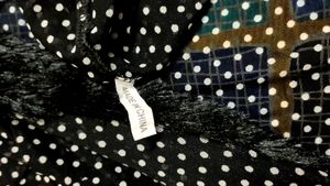 Price drop 1000 Beautiful Black with white dots