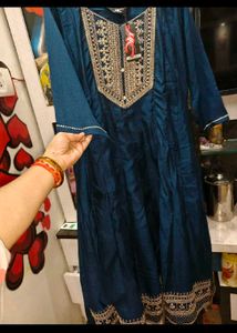 Elegant Teal Embroidered Kurta
