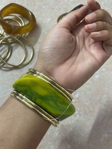 Chunky Resin &amp; Gold Bangle Set of 5