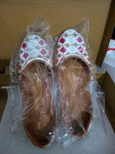 ✨️Embroidered Jutti Flats✨️