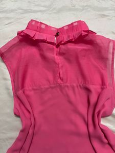 Chic Pink Ruffled Neck Sleeveless Top