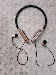 UBON NECKBAND Good Condition