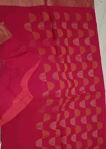 Vibrant Pink Saree with Geometric Pattern