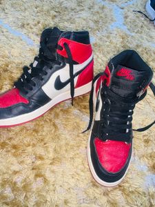 Air Jordan 1 Retro High Bred Toe