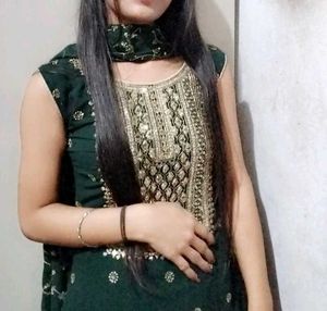 Elegant Green Embroidered Kurta Set