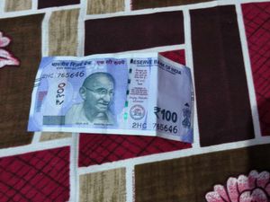 100₹ unique serial number notes