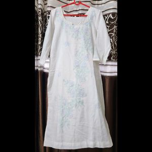 Beautiful WHITE Chikankari KURTI