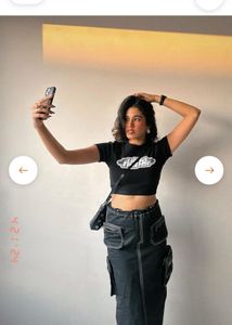 BURGER BAE ROUND NECK CROP BABY TEE