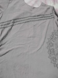 Combo Embellished Grey Kurta with free bangles