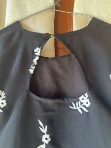 Elegant Black Kurta with White Floral Embroidery