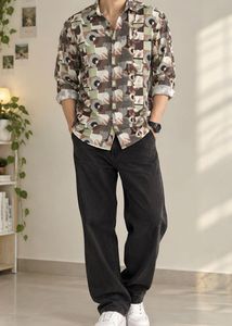 Men's Abstract Print Button-Up Shirt